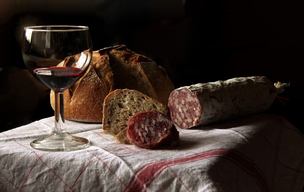 Un petit vin rouge avec du saucisson et tout va bien