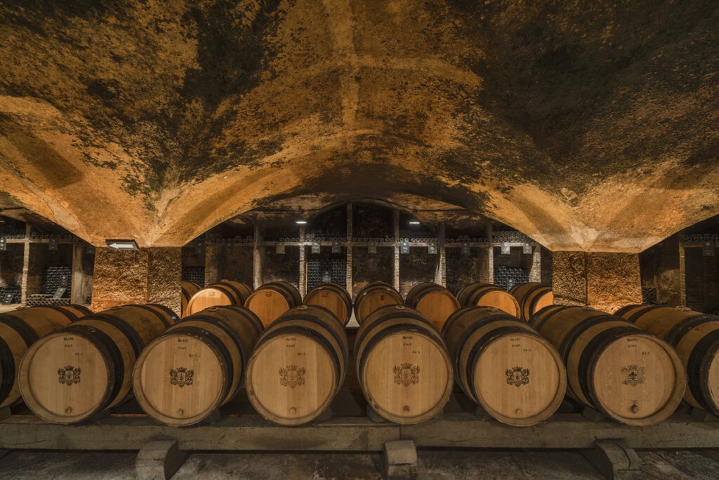 Chai d'élevage des bouteilles d'exception de Puligny Montrachet