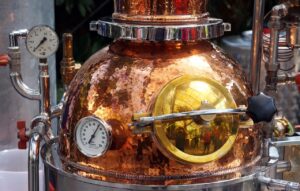 matthiasboeckel-distill-4256496_1280