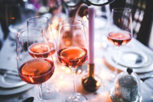 kaboompics-wine-791133_1280